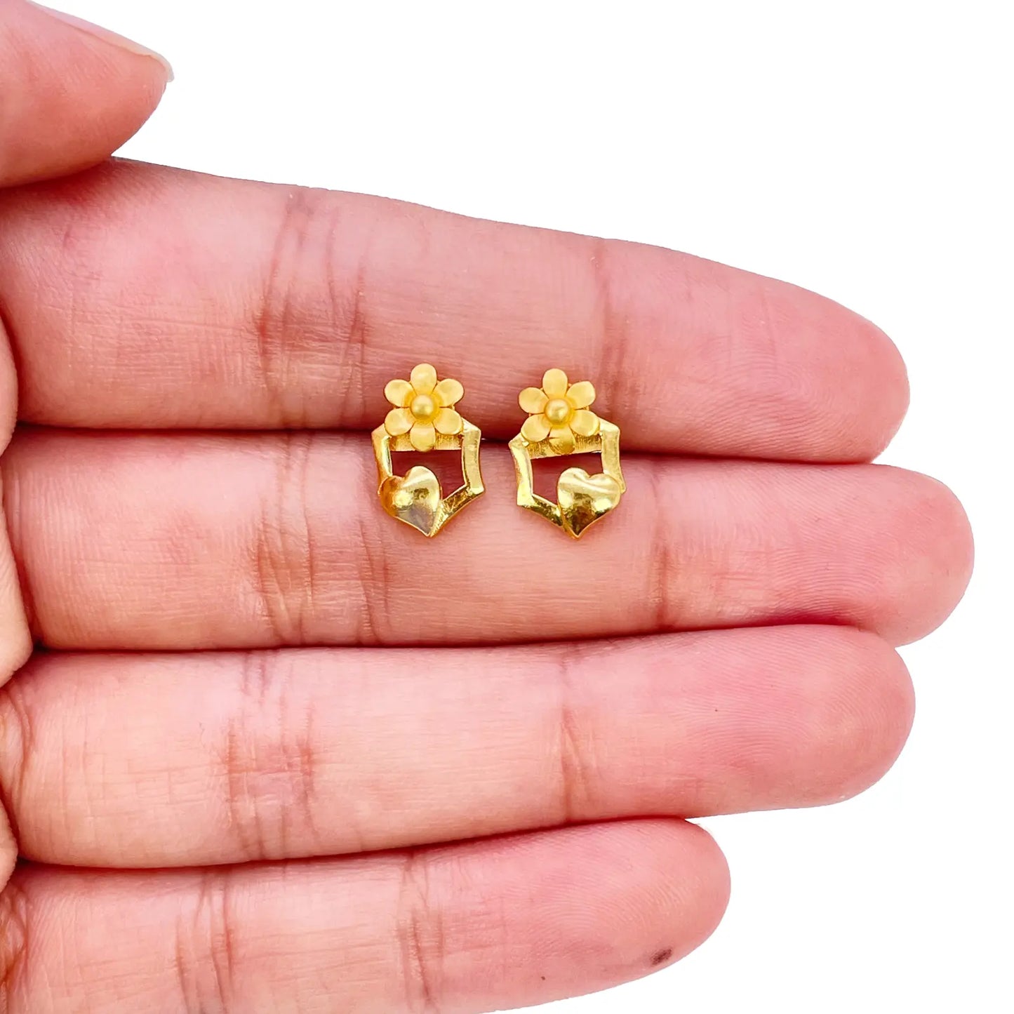 22ct Yellow Gold High Polished Floral Heart Cut Out Pendant Earring Set Jewellery Set