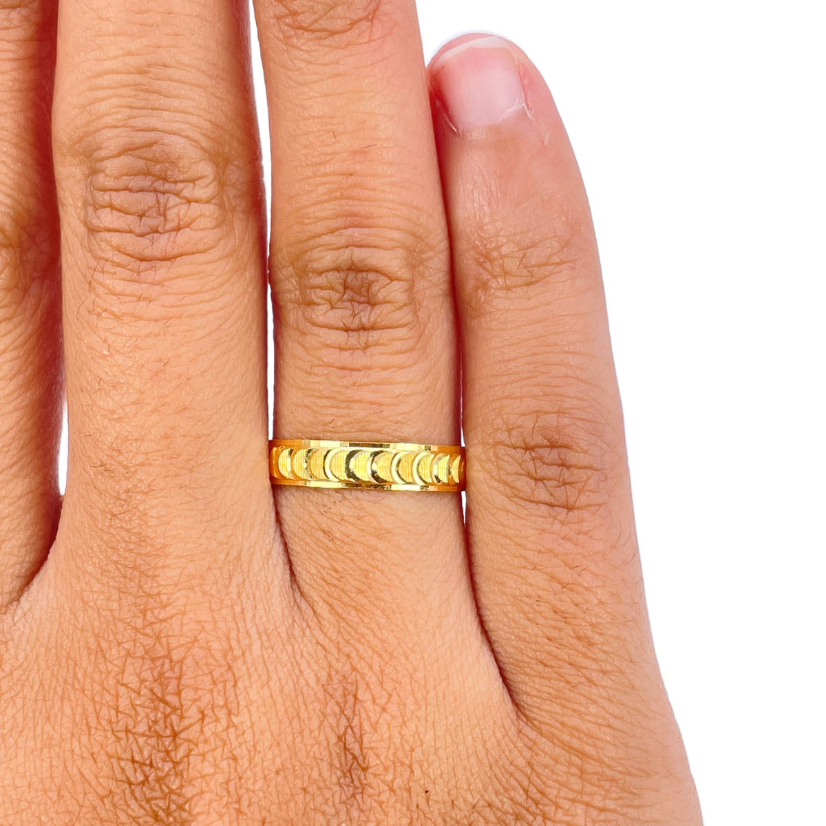 22ct Yellow Gold Diamond Cut Half-Moon Wedding Band Faceted Bevelled Edge