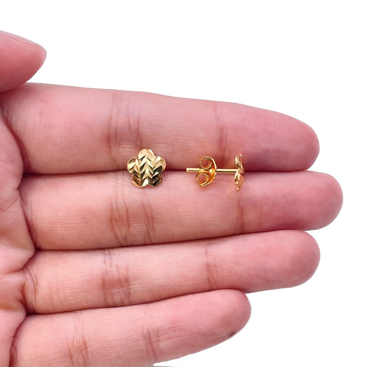 22ct Yellow Gold Diamond Cut Flower Stud Earrings Chevron Pattern