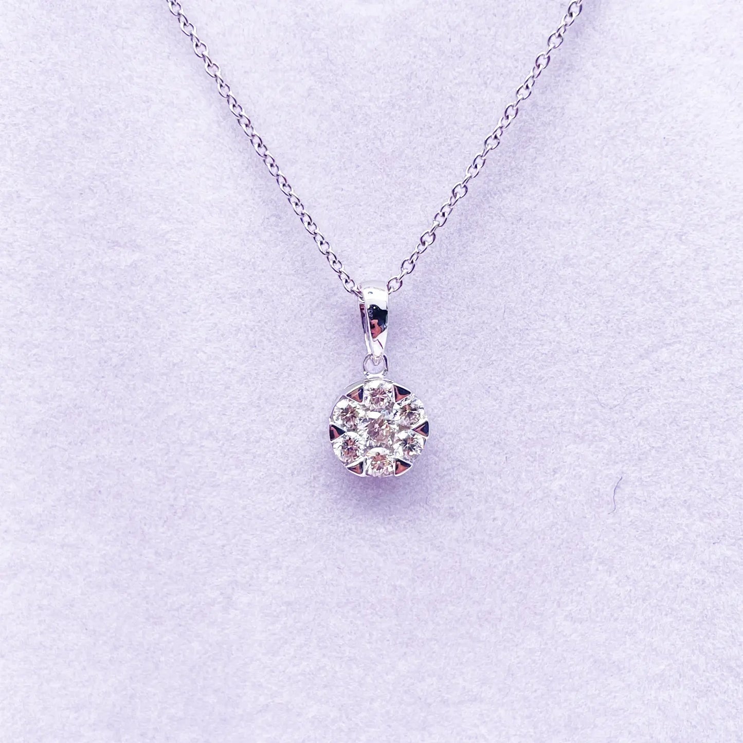 14ct White Gold Diamonds Round Pendant Necklace 0.32ct 