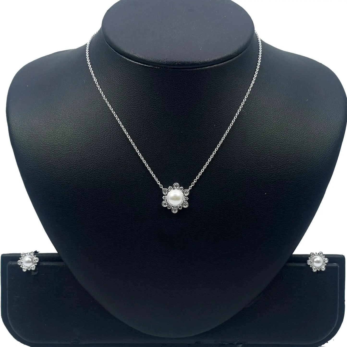 18ct White Gold Diamond & Freshwater Pearls Flower Necklace/Earrings Set 2.62ct 