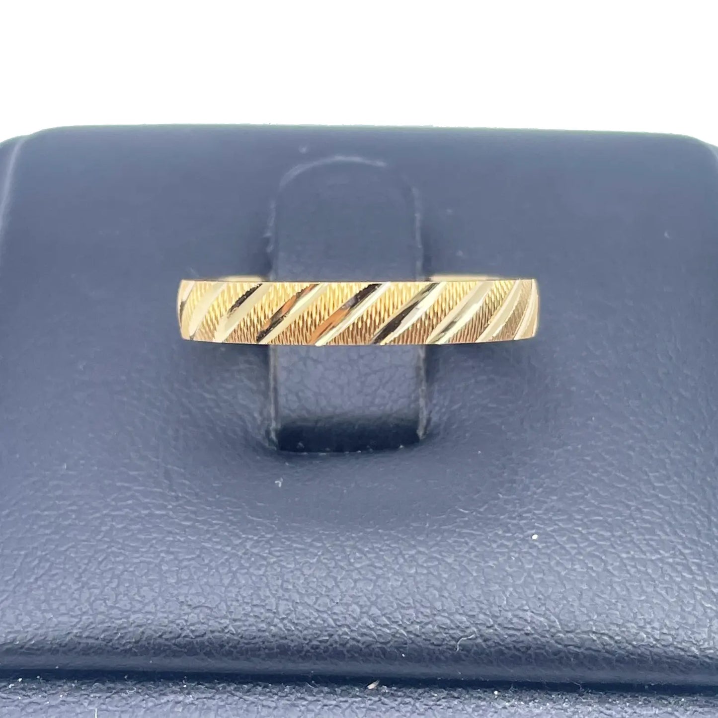 22ct Yellow Gold Fancy Textured & Diamond Cut Polished Stripes  Women's Band 3mm 