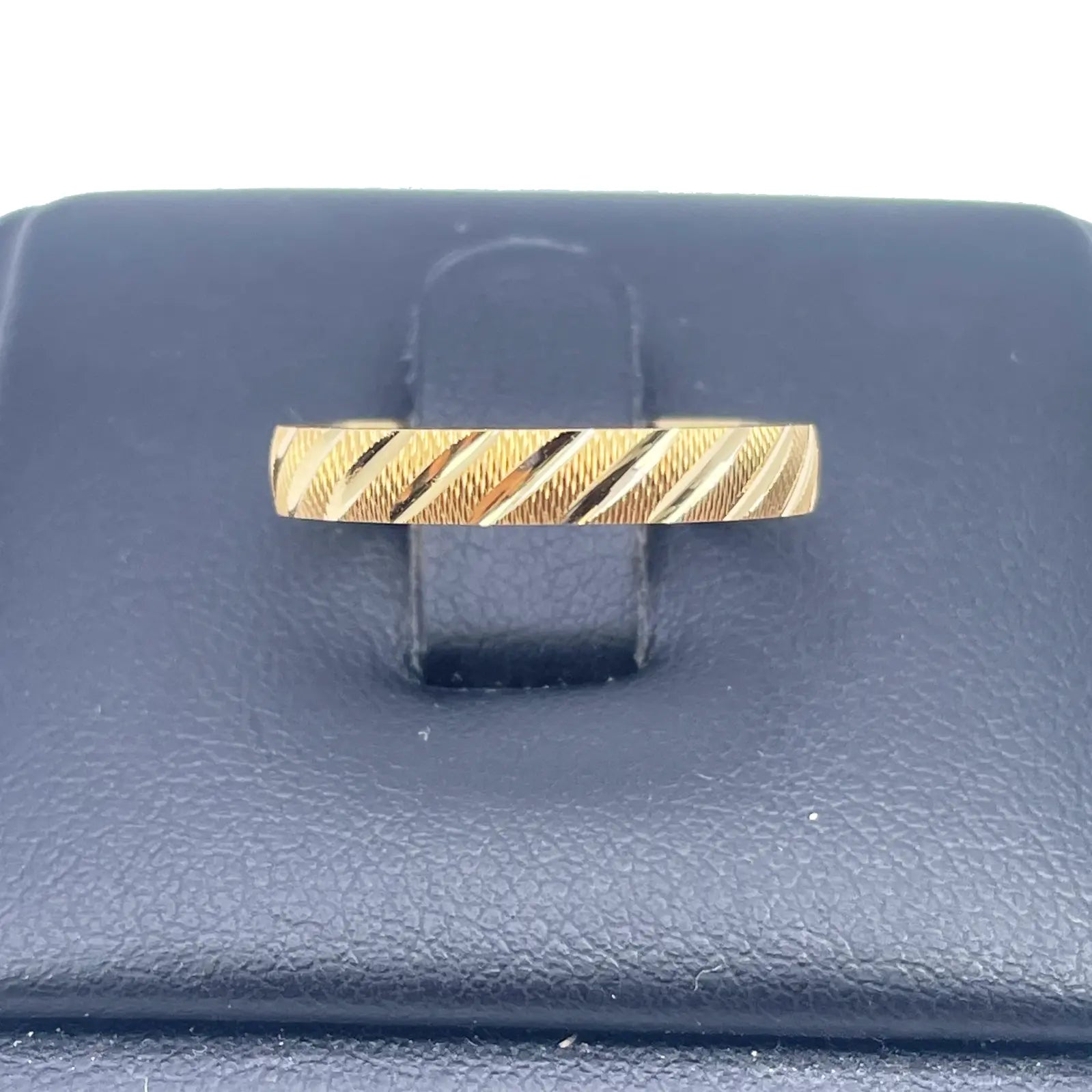 22ct Yellow Gold Fancy Textured & Diamond Cut Polished Stripes  Women's Band 3mm 