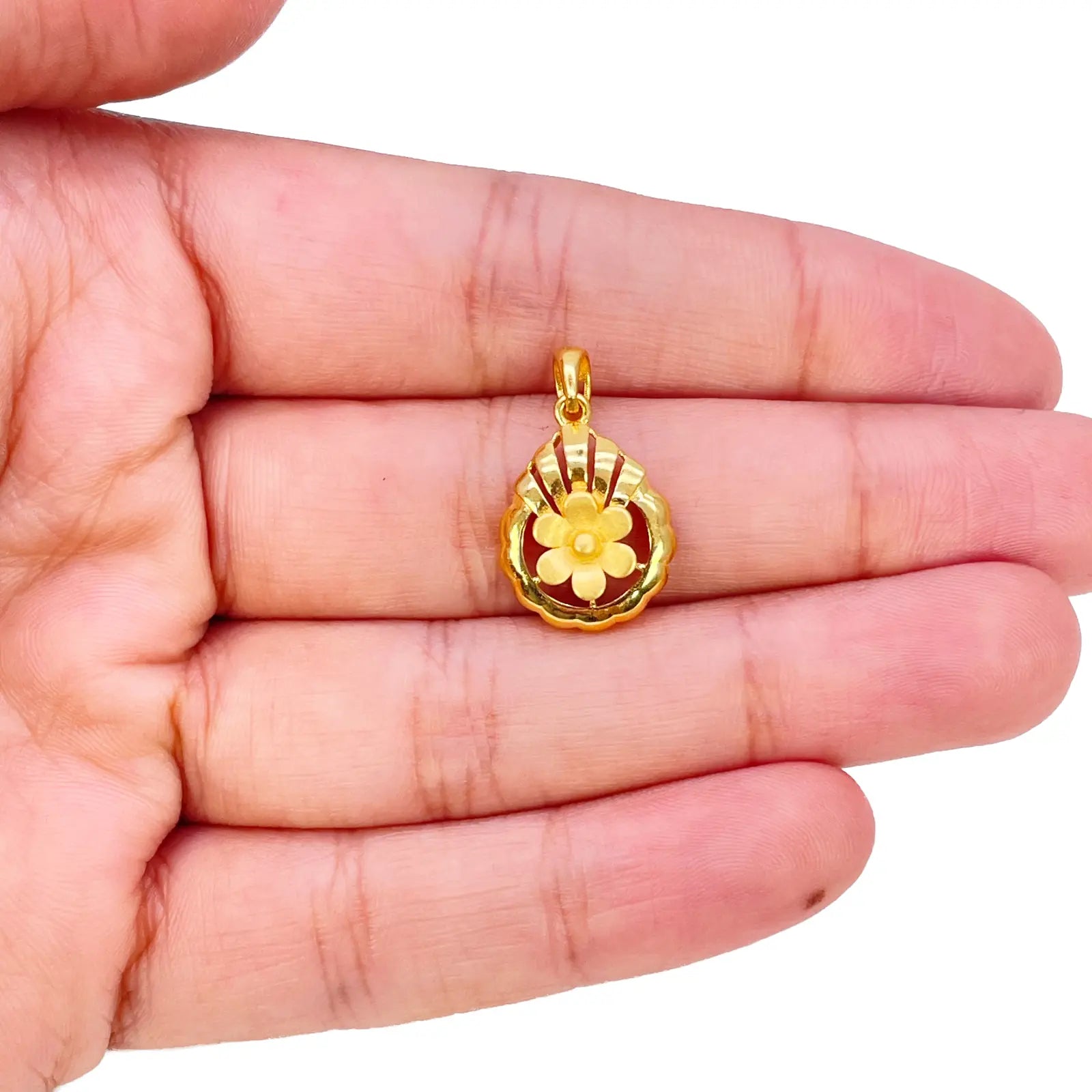 22ct Yellow Gold Floral Open Circle Scallop Pendant & Earring Set  Jewelry Set