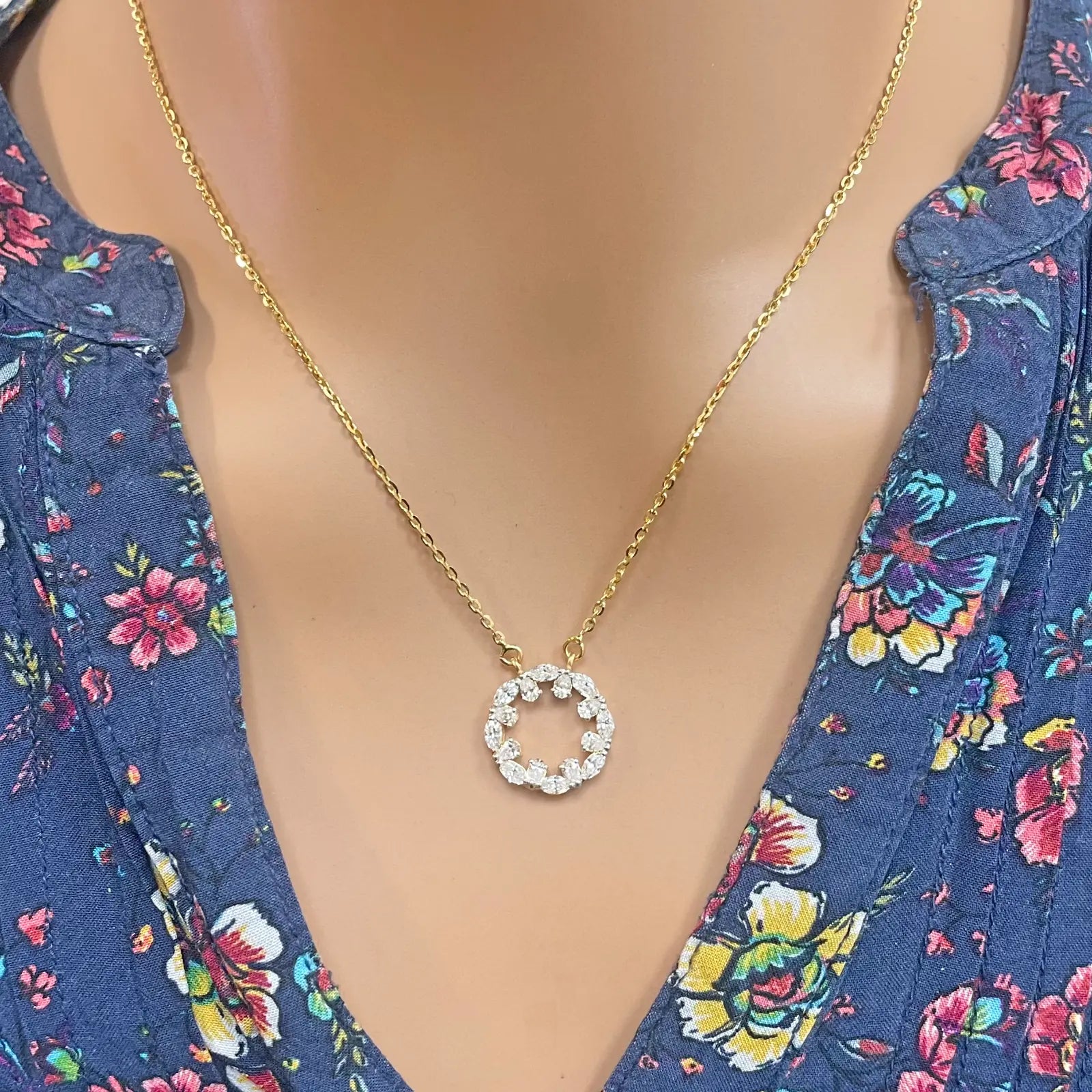 22ct Yellow Gold Ladies Sparkly Cubic Zirconia 17.5 Inch Necklace & Stud Earrings Set 