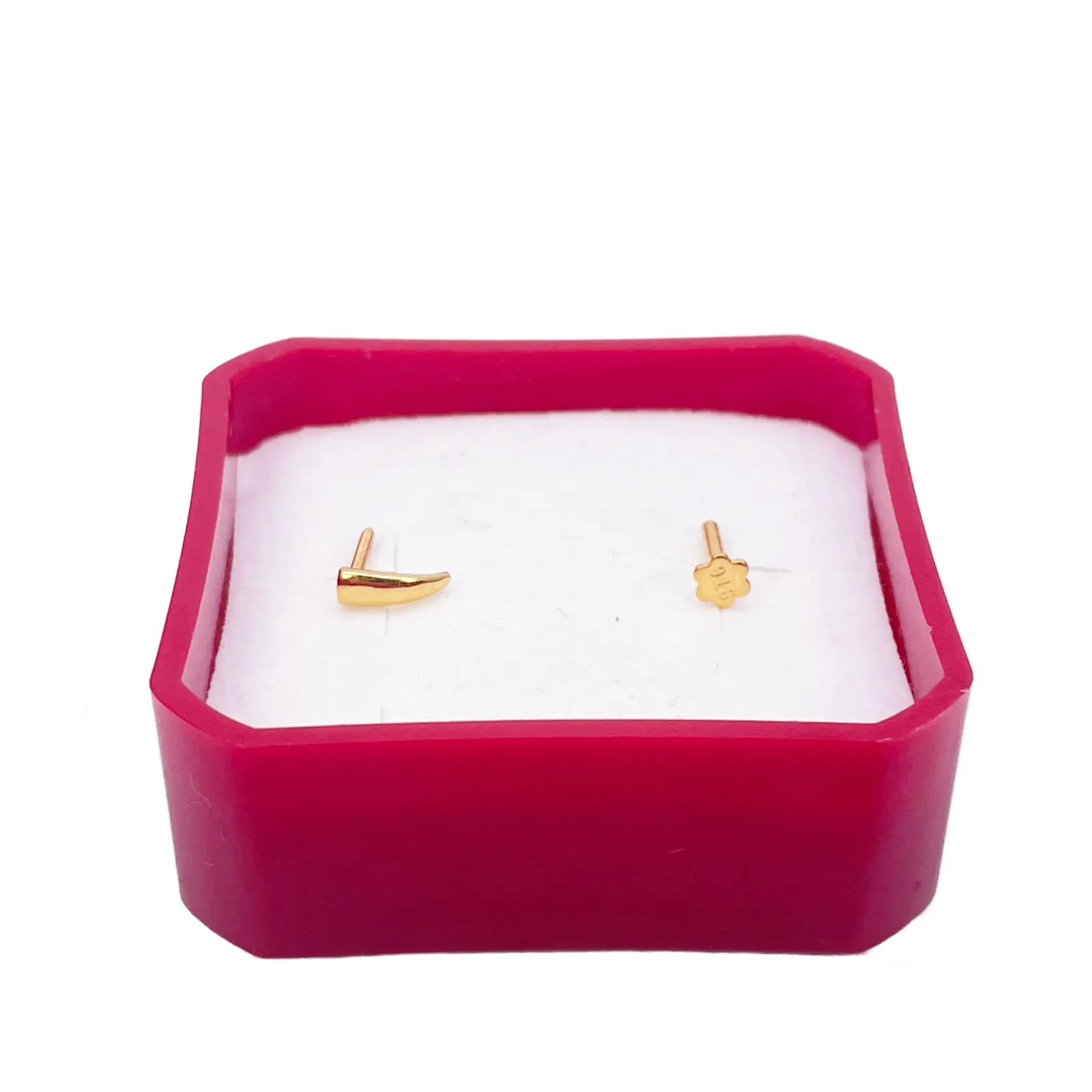 22ct Yellow Gold Plain High Polished Nose Stud/Pin 6mm Length 