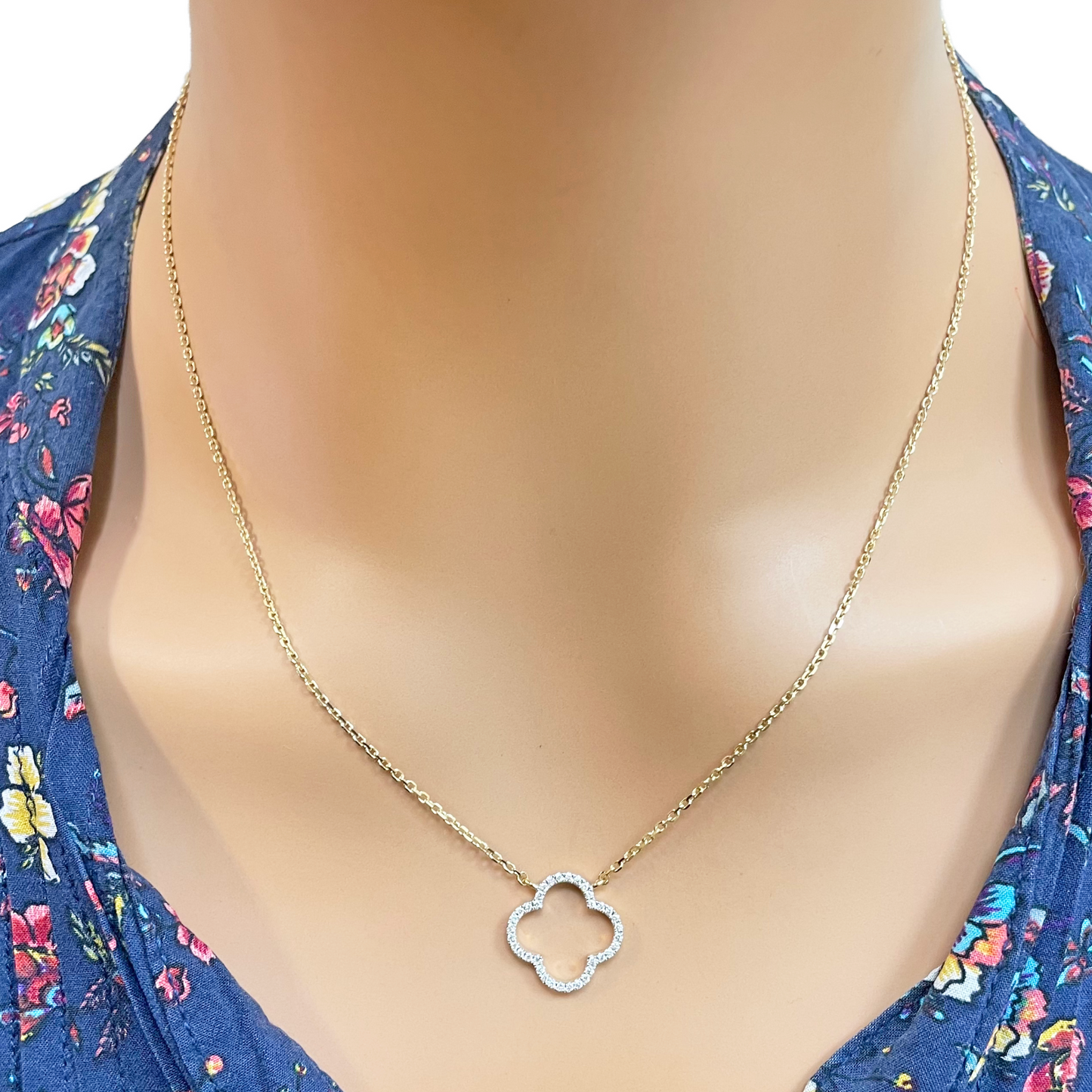 14ct Yellow Gold Elegant Open Flower Diamond Necklace 0.15ct 18 inches