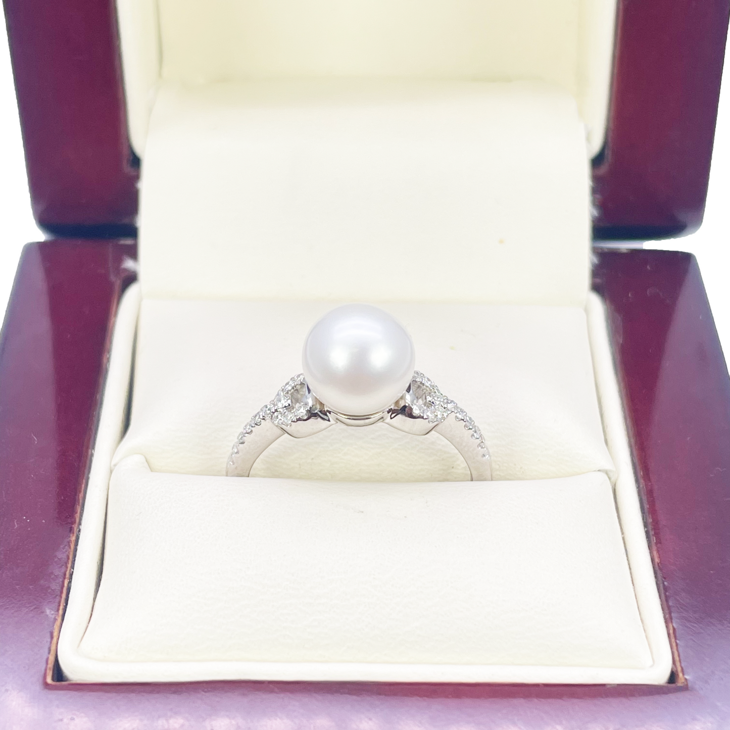18ct Gold Freshwater Pearl Diamond Ring Natural Round 0.10ct