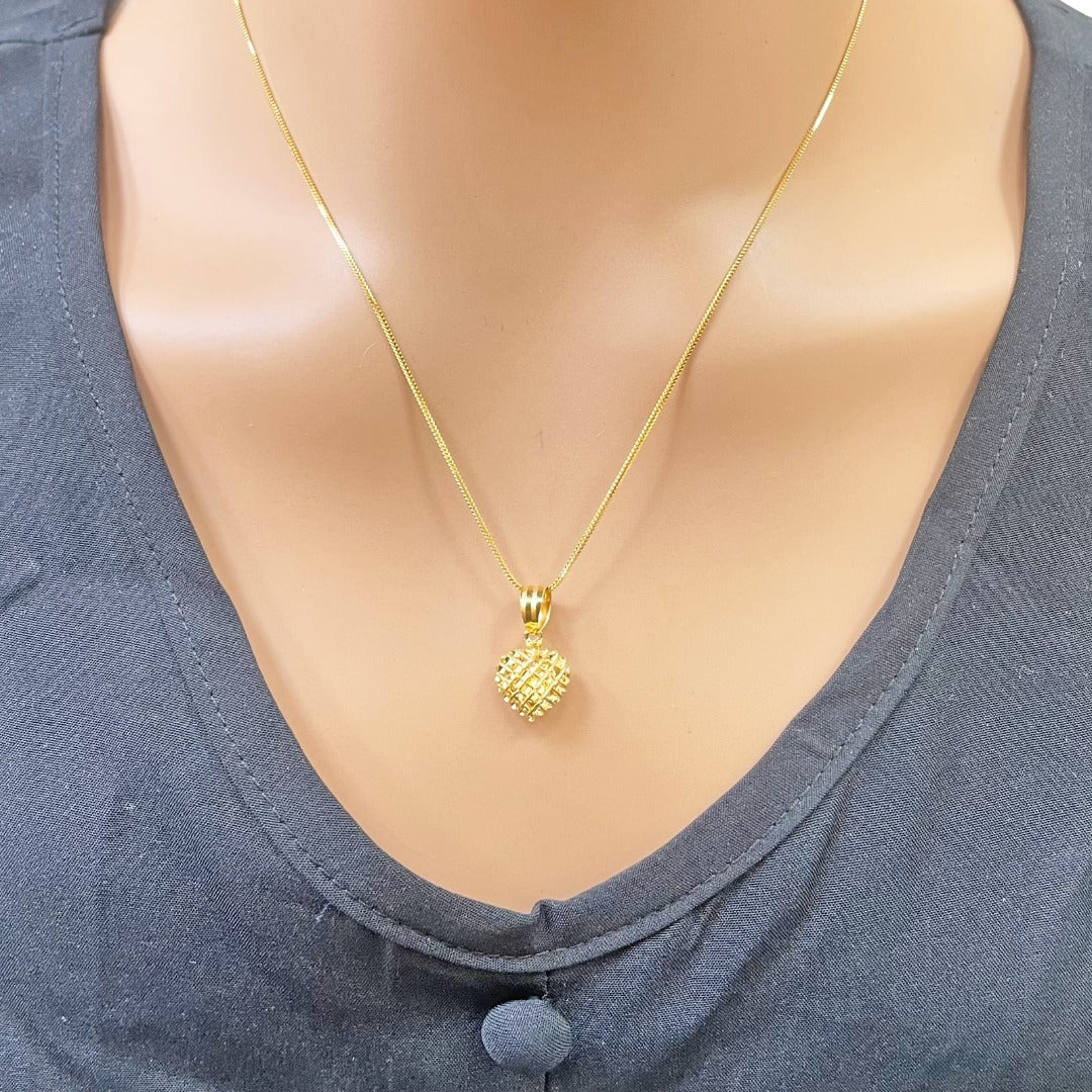 22ct Gold Heart Pendant Diamond Cut Mesh High Polished 18 mm Length