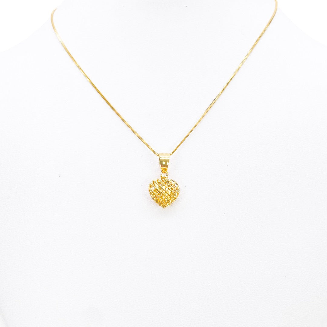 22ct Gold Heart Pendant Diamond Cut Mesh High Polished 18 mm Length