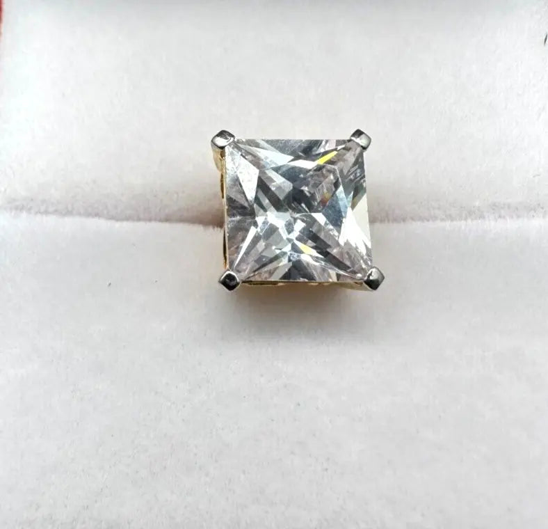 22ct Yellow Gold Square Style Cubic Zirconia Men's Stud Earrings, 2.35gm 